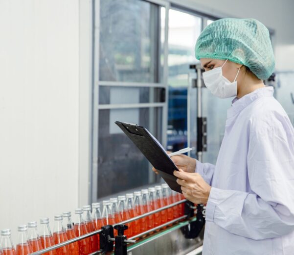 Scopri come diventare audit alimentare: requisiti, formazione, certificazioni e step fondamentali per lavorare nel settore della sicurezza e qualità alimentare.