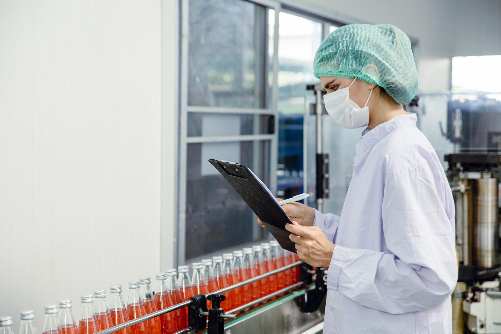 Scopri come diventare audit alimentare: requisiti, formazione, certificazioni e step fondamentali per lavorare nel settore della sicurezza e qualità alimentare.