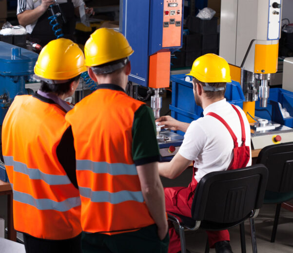 Formazione lavoratori: scopri obblighi, durata dei corsi e normativa di riferimento per garantire sicurezza e conformità in azienda