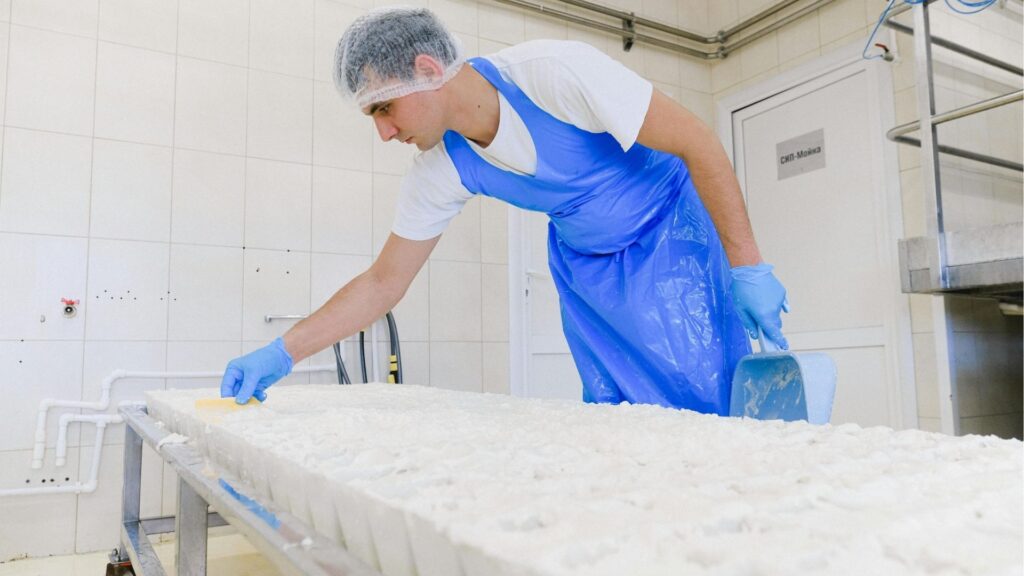Responsabile sicurezza sul lavoro: obblighi RSPP e perché è fondamentale per le aziende alimentari